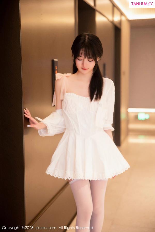   [XiuRen]高清写真图 2023.06.16 No.6933 幼幼 清纯美腿第14张图片